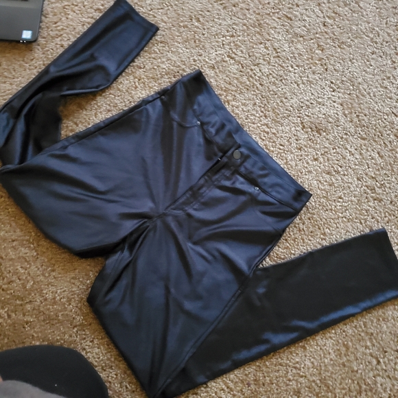 Divided silk pants - Picture 6 of 7